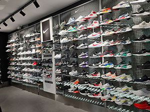 Intérieur 2 magasin S2 Sneakers Specialist