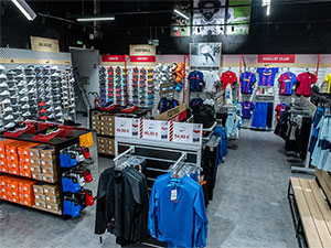 Intérieur 1 magasin Sport 2000