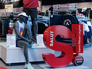 Intérieur 2 magasin Sport 2000