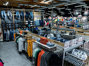 Intérieur 4 magasin Sport 2000